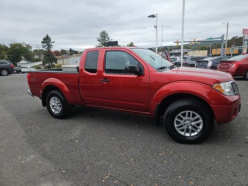 Used 2015 Nissan Frontier SV image 32