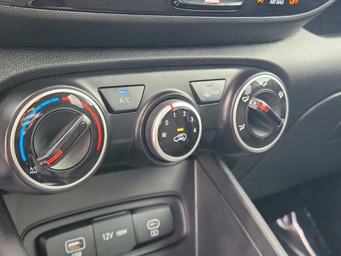 Certified 2023 Hyundai Venue SE image 26