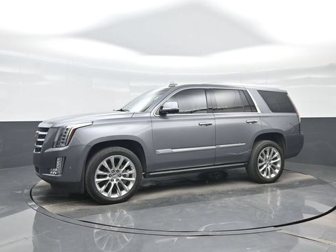 Used 2019 Cadillac Escalade Premium Luxury RWD image 2