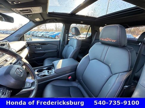 Certified 2025 Honda Pilot TrailSport image 18