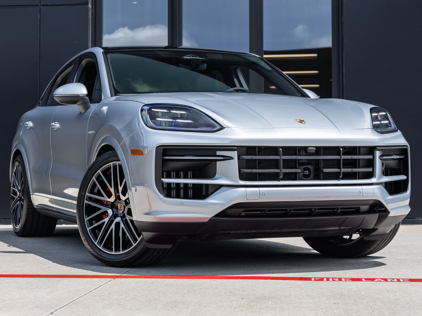 Certified 2026 Porsche Cayenne S AWD/4WD image 6