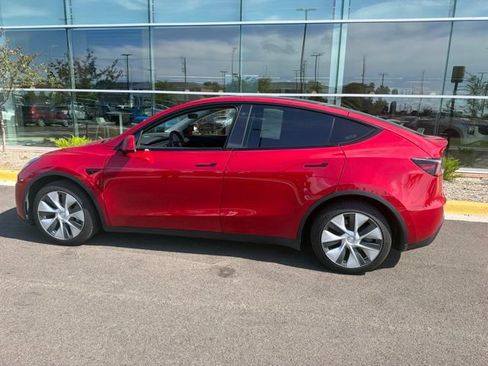 Used 2021 Tesla Model Y Long Range AWD/4WD image 24