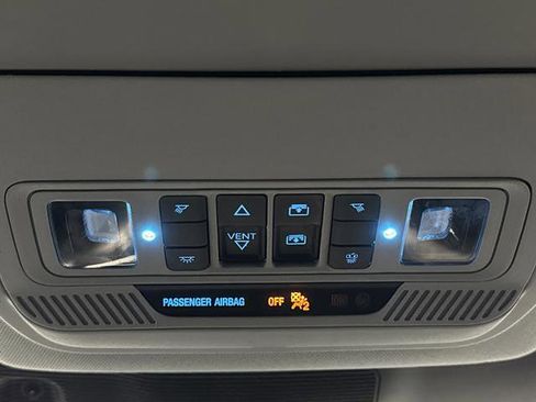 Used 2023 Ford Explorer XLT AWD/4WD image 26