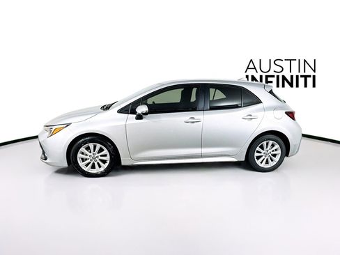 Used 2025 Toyota Corolla SE image 4