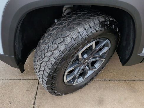 Used 2026 Chevrolet Equinox ACTIV w/ Convenience Package III image 46