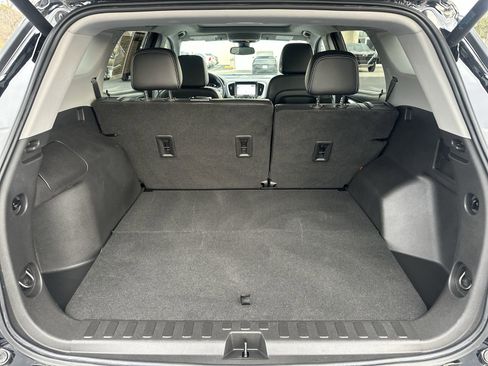 Used 2022 GMC Terrain SLT w/ Infotainment Package II image 32