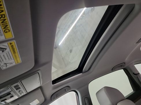 Used 2017 Honda CR-V Touring image 24