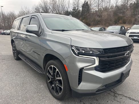 Used 2023 Chevrolet Suburban RST w/ Sport Performance Package image 3
