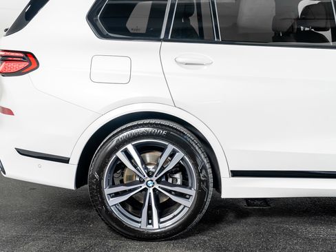 Used 2025 BMW X7 xDrive40i w/ M Sport Package image 7