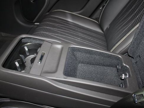 Used 2022 Bentley Flying Spur V8 image 14