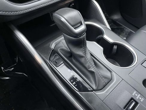 Used 2024 Toyota Highlander XLE image 44