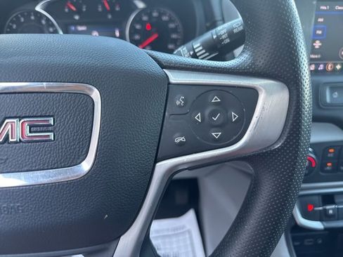 Used 2023 GMC Terrain SLE w/ Driver Convenience Package image 18