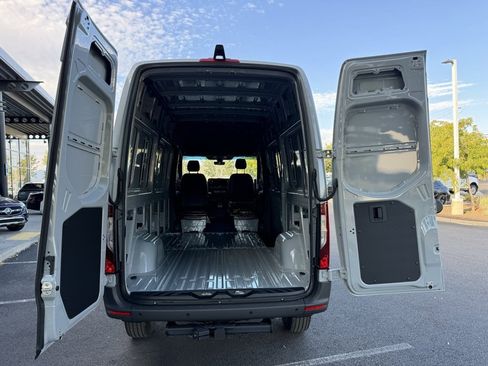 New 2025 Mercedes-Benz Sprinter 2500 image 8