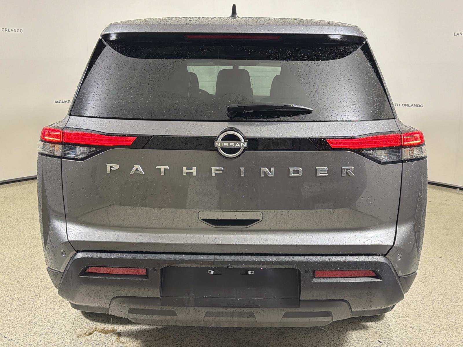 Used 2023 Nissan Pathfinder S FWD image 4