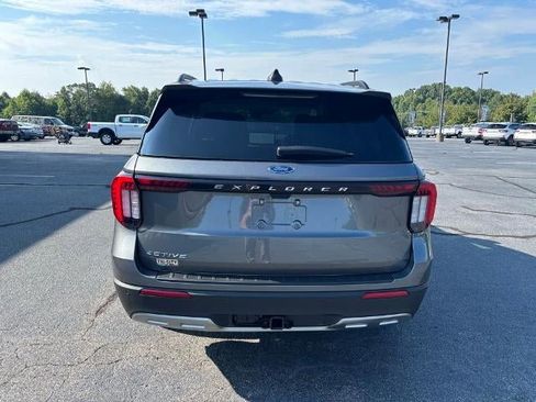 New 2025 Ford Explorer Active w/ Active Comfort Package image 8