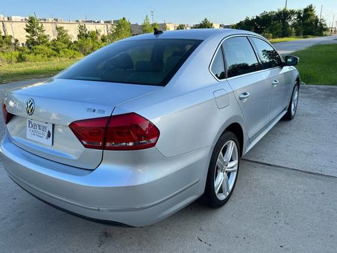 Used 2013 Volkswagen Passat TDI SE image 6