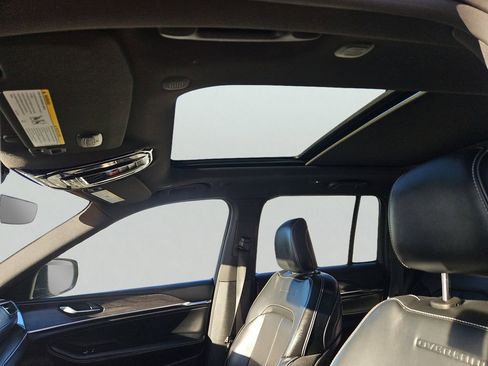 Used 2023 Jeep Grand Cherokee Overland image 15