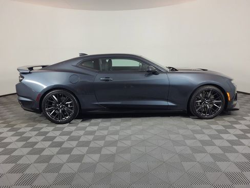 Used 2019 Chevrolet Camaro ZL1 image 2