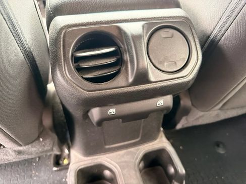 Used 2023 Jeep Wrangler Unlimited Sport AWD/4WD image 23