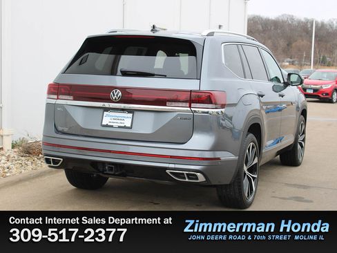 Used 2024 Volkswagen Atlas SEL Premium R-Line image 2