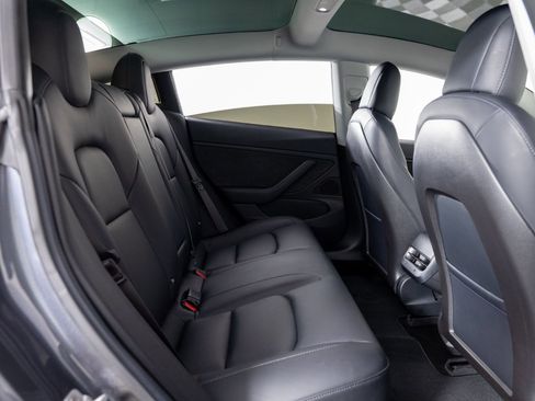 Used 2018 Tesla Model 3 Performance image 22