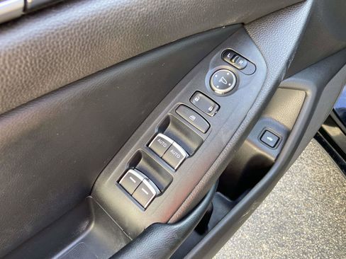 Used 2018 Honda Accord Sport image 11