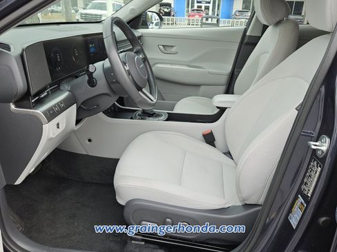 Used 2025 Hyundai Kona SEL image 10