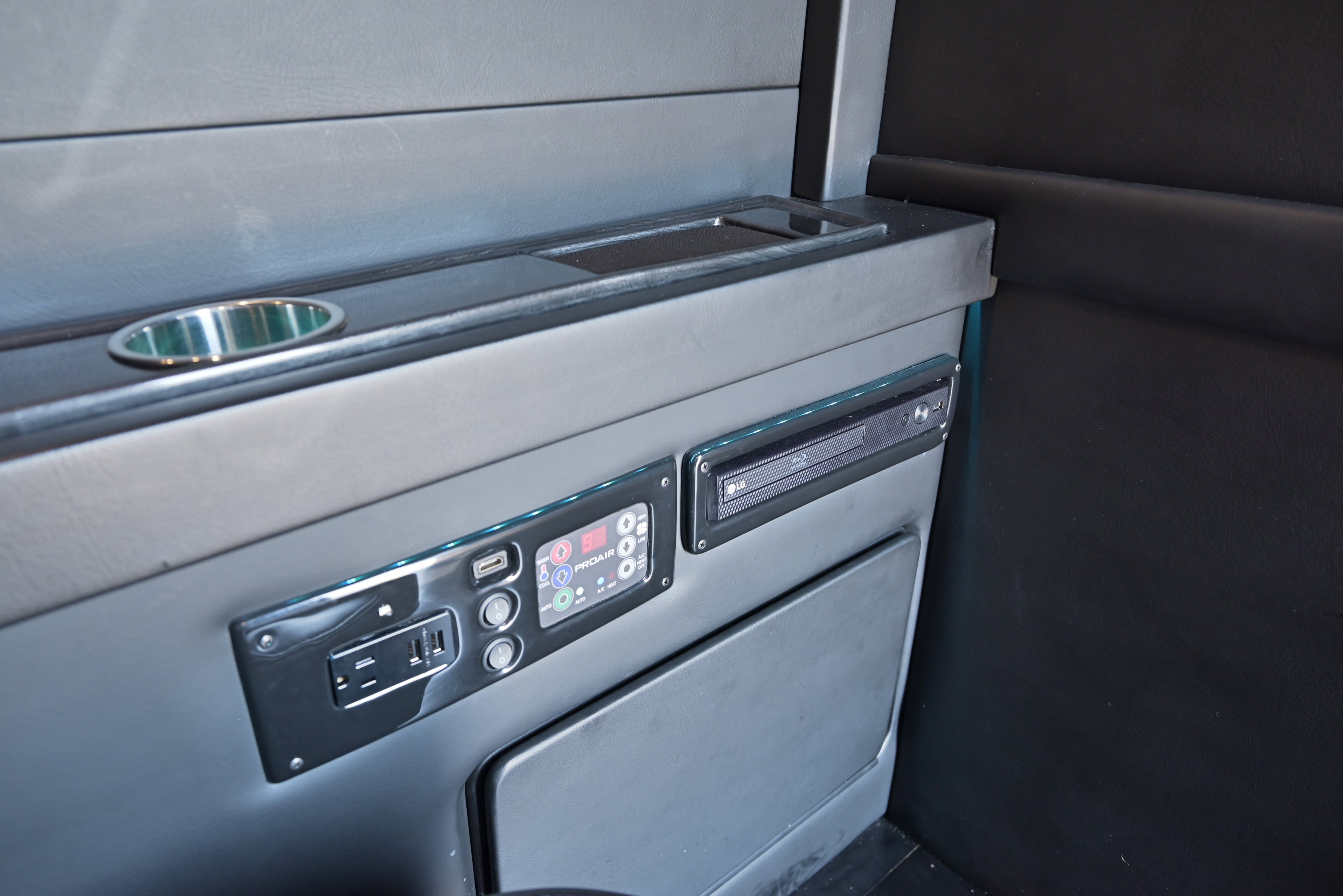 Used 2021 RAM ProMaster 2500 w/ RV Ready Prep Package FWD image 11