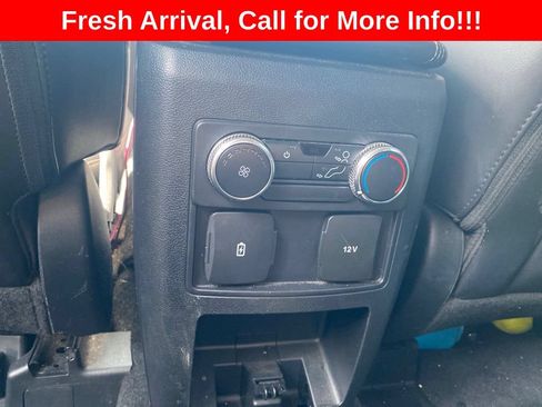 Used 2022 Ford Explorer XLT w/ Equipment Group 202A AWD/4WD image 12