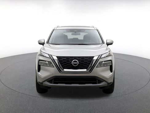 Used 2025 Nissan Rogue SV FWD image 2