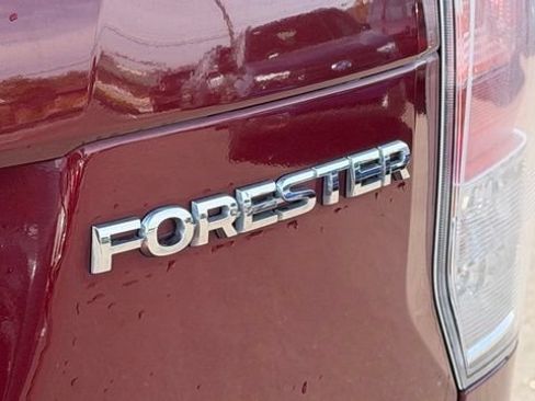 Used 2018 Subaru Forester 2.5i Premium AWD/4WD image 9