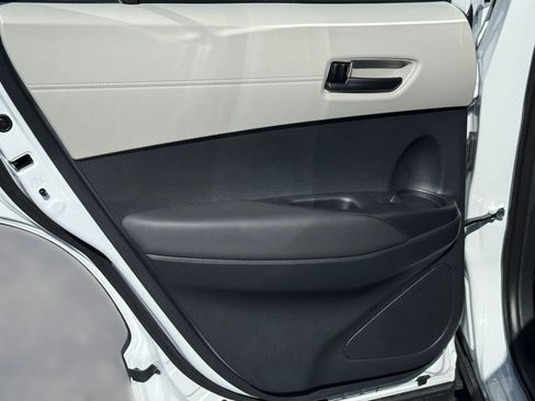 Used 2026 Toyota Corolla Cross L image 21