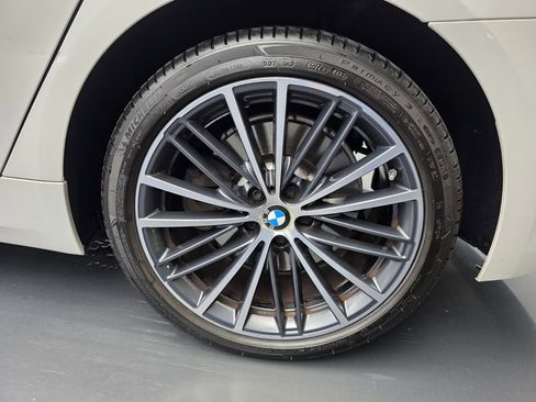 Used 2021 BMW 540i w/ Convenience Package image 17