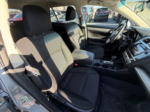 Used 2017 Subaru Outback 2.5i Premium AWD/4WD image 21