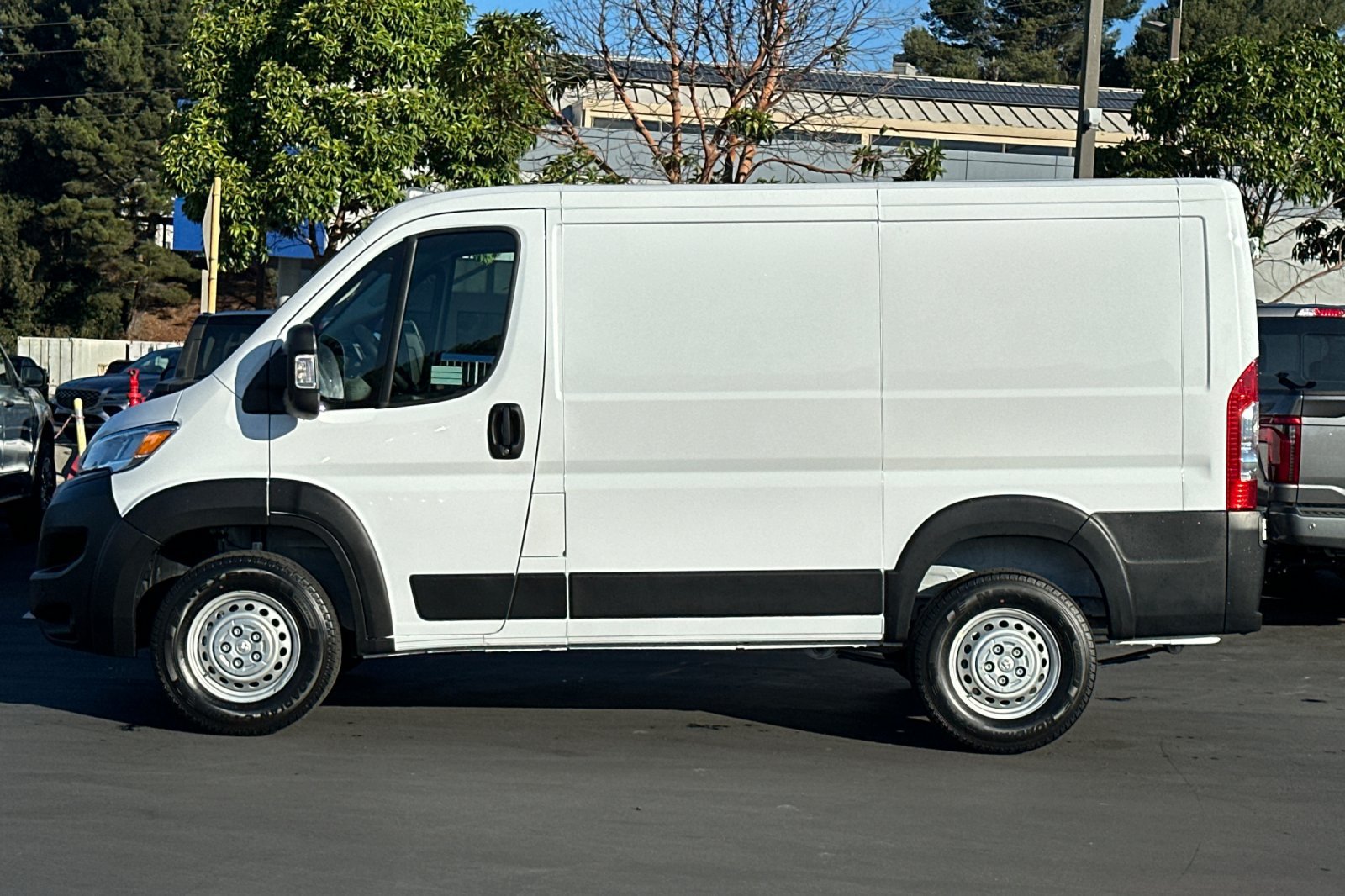 New 2027 RAM ProMaster 1500 w/ Safety Group FWD image 7