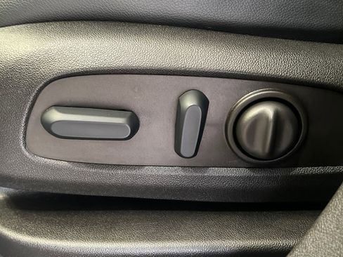 Used 2023 Chevrolet Equinox RS image 32