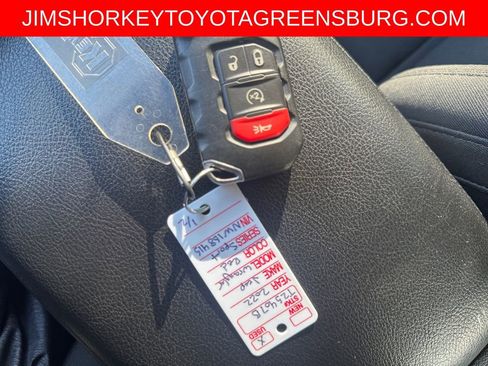 Used 2022 Jeep Wrangler Sport AWD/4WD image 32