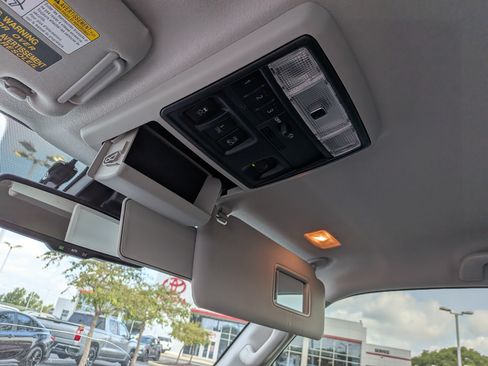 Used 2022 Toyota 4Runner TRD Sport w/ Technology Package AWD/4WD image 18