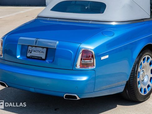 Used 2015 Rolls-Royce Phantom Drophead Coupe RWD image 16