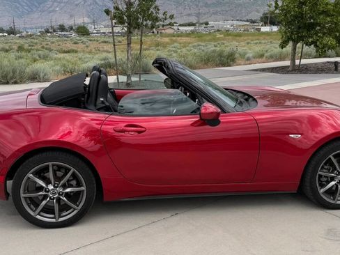 Used 2016 MAZDA MX-5 Miata Grand Touring RWD image 11