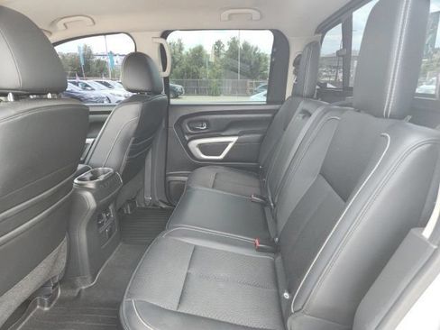 Used 2017 Nissan Titan PRO-4X AWD/4WD image 11