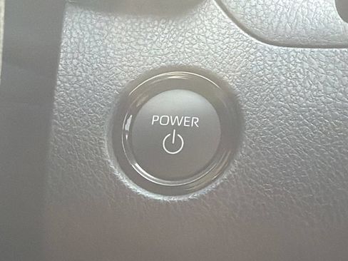 Used 2026 Toyota Camry SE FWD image 35