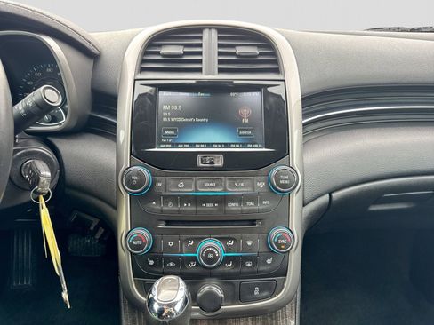 Used 2015 Chevrolet Malibu LT w/ Leather Package FWD image 27