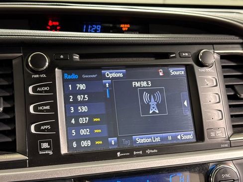 Used 2018 Toyota Highlander Limited AWD/4WD image 35