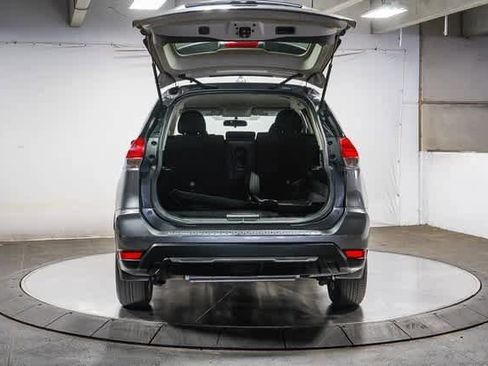 Used 2017 Nissan Rogue SV image 26