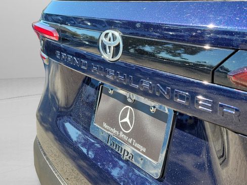 Used 2025 Toyota Grand Highlander FWD image 6