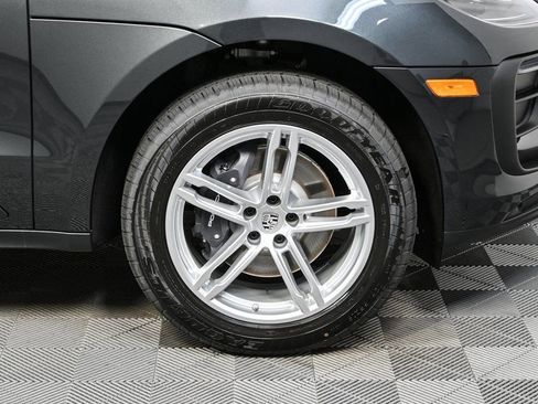 Certified 2026 Porsche Macan image 33