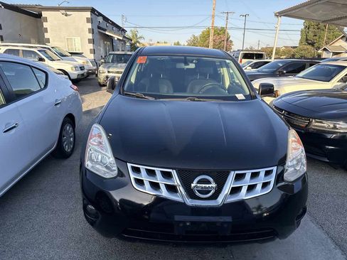 Used 2013 Nissan Rogue S w/ Special Edition Pkg AWD/4WD image 2