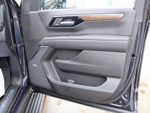 New 2025 Chevrolet Suburban High Country image 44