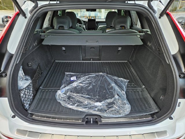 Used 2026 Volvo XC60 T8 Polestar w/ Protection Package Premier AWD/4WD image 12